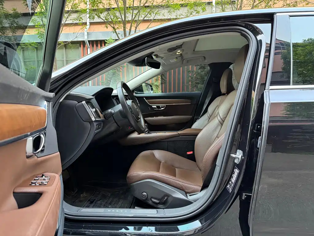 VOLVO S90 2020