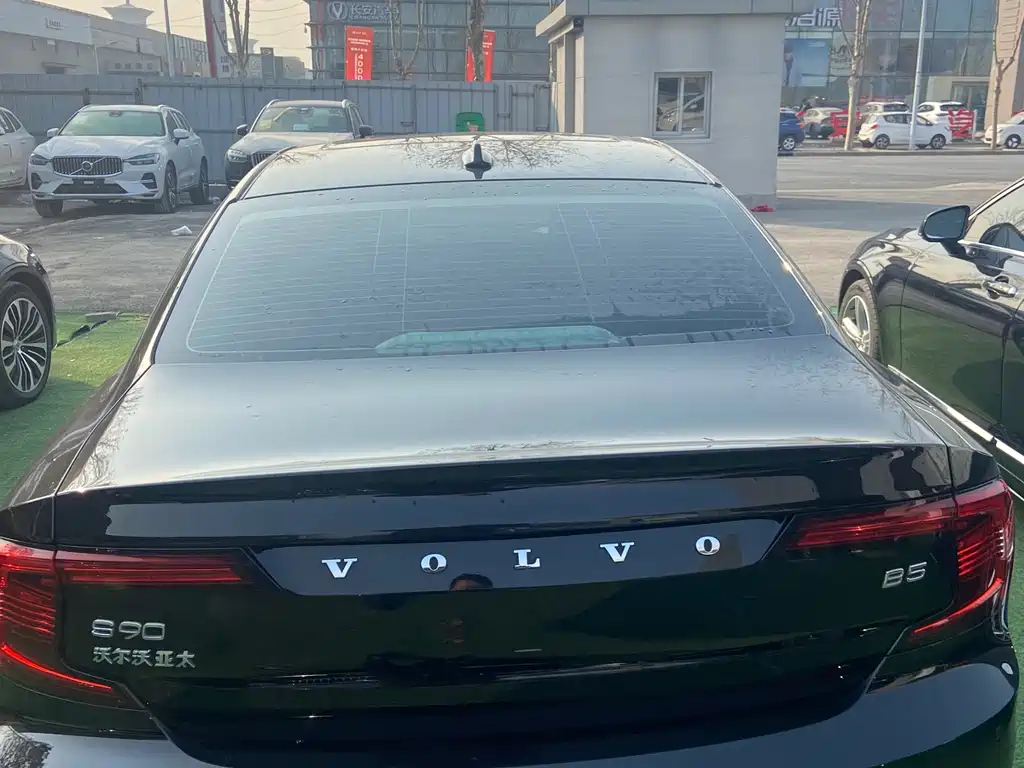 VOLVO S90 2022