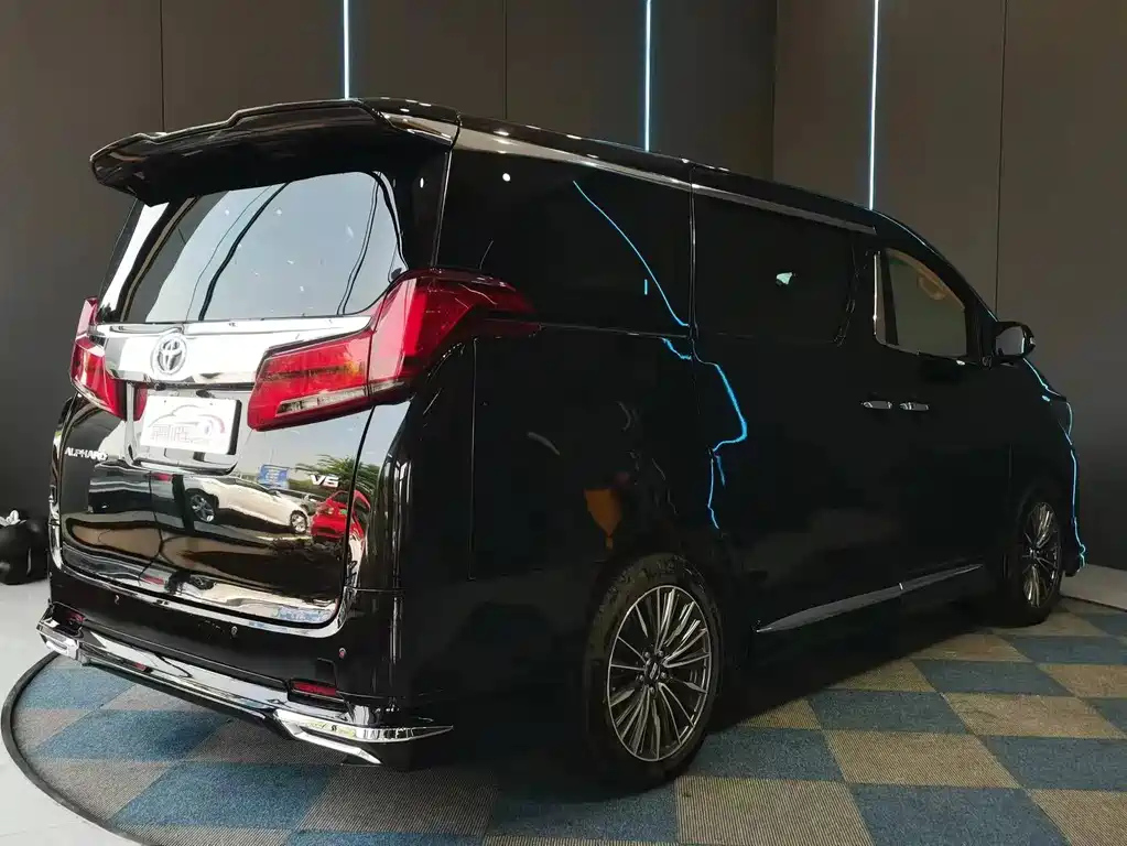 TOYOTA ALPHARD 2013
