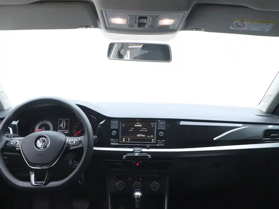 VOLKSWAGEN LAVIDA 2020
