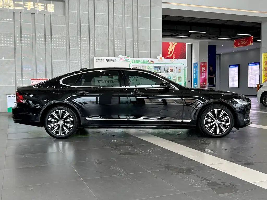 VOLVO S90 2021