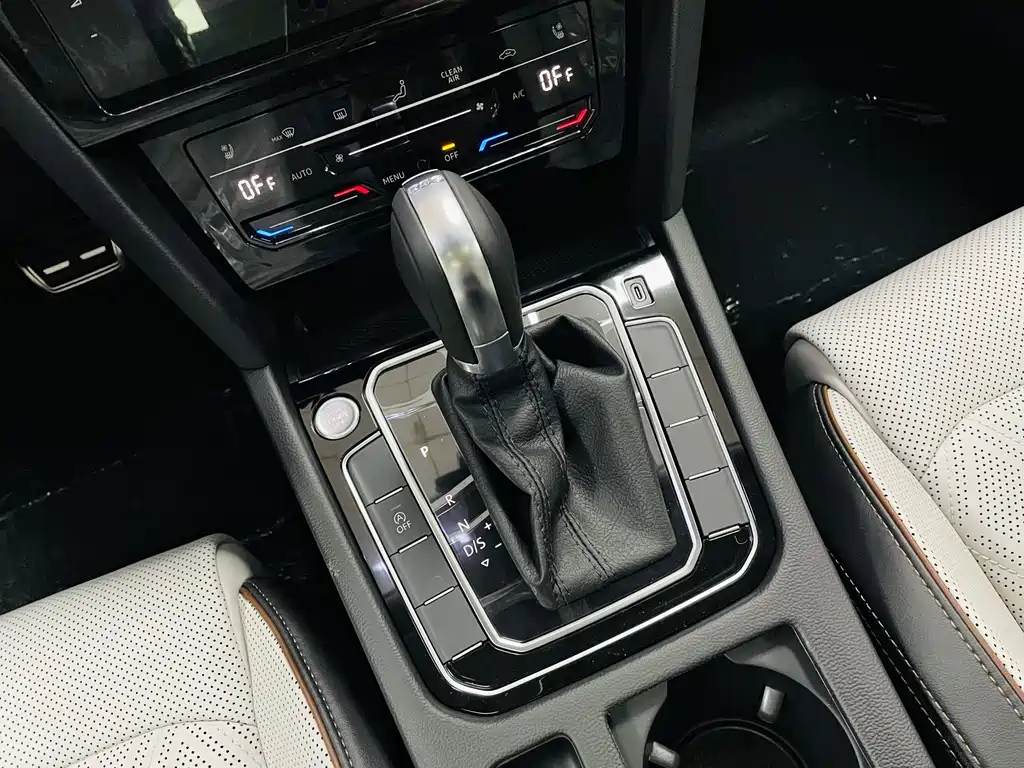 VOLKSWAGEN MAGOTAN 2024