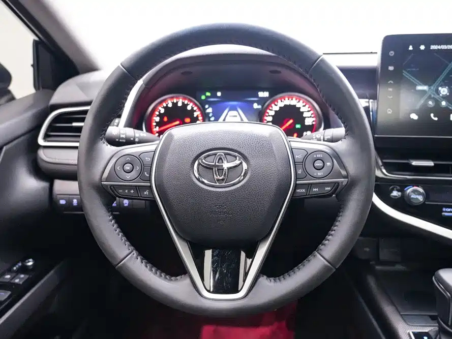 TOYOTA CAMRY 2023