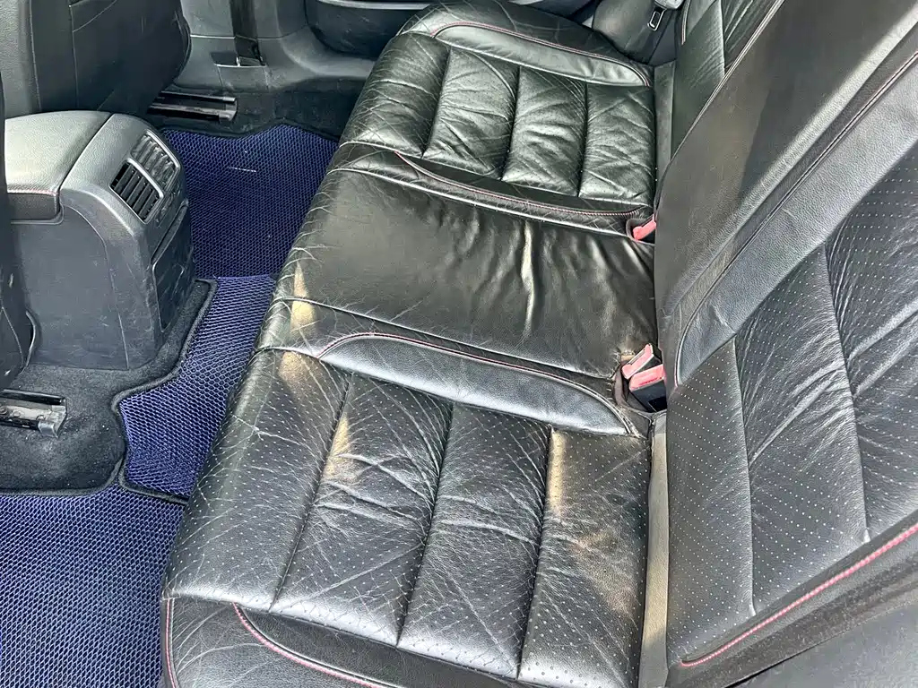 VOLKSWAGEN SAGITAR 2010