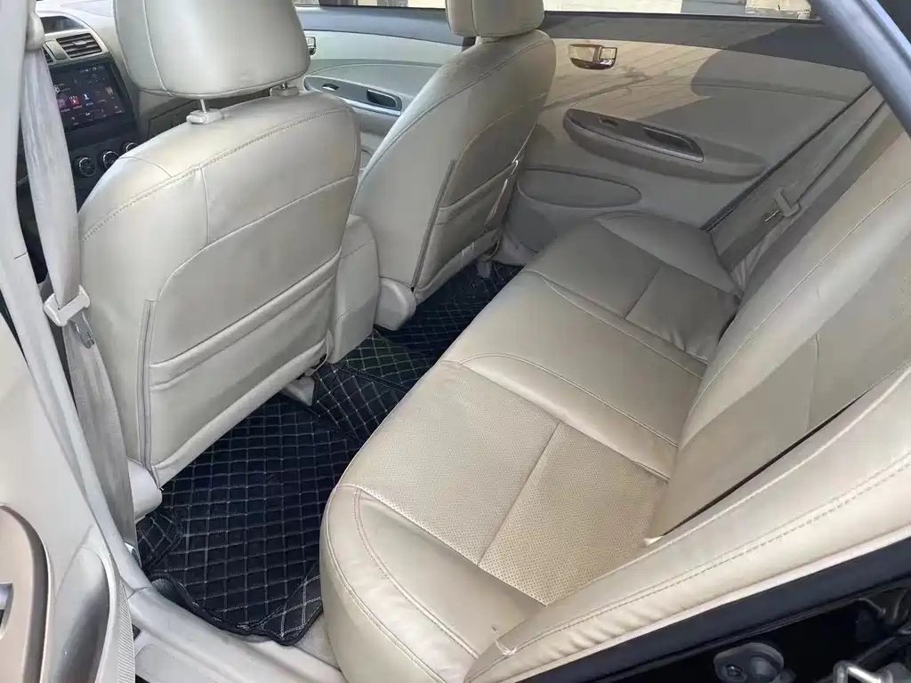 BYD L3 2013