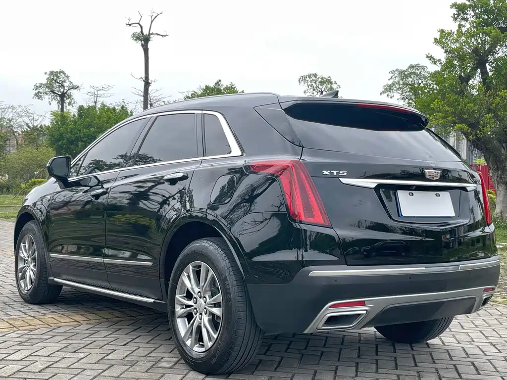 CADILLAC XT5 2021