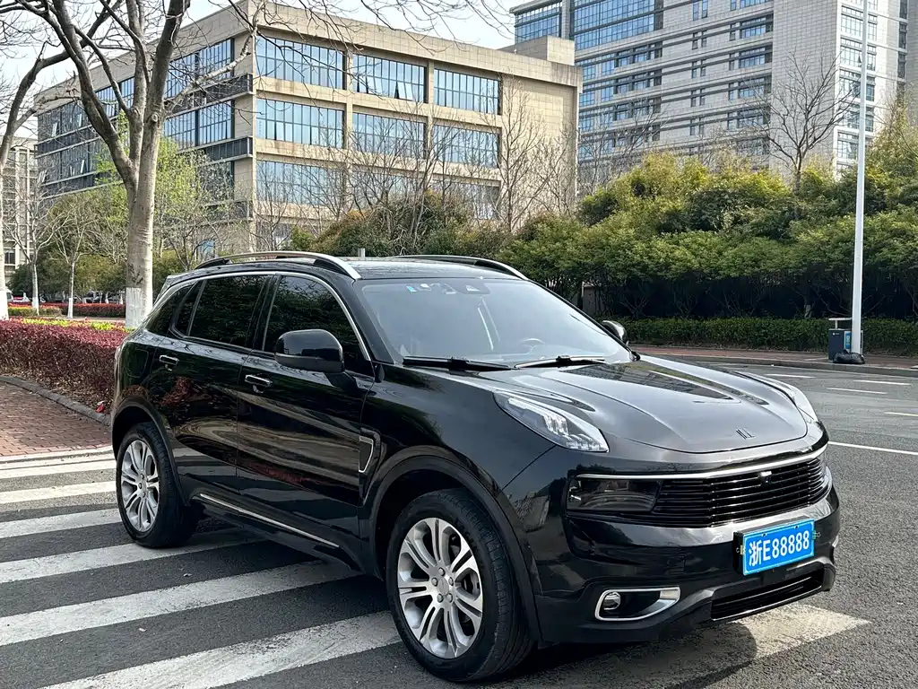 LYNK&CO 01 2020