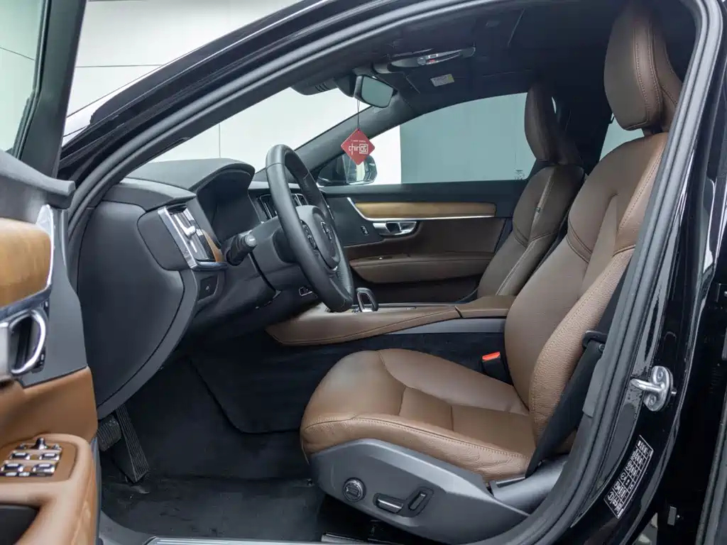 VOLVO S90 2022