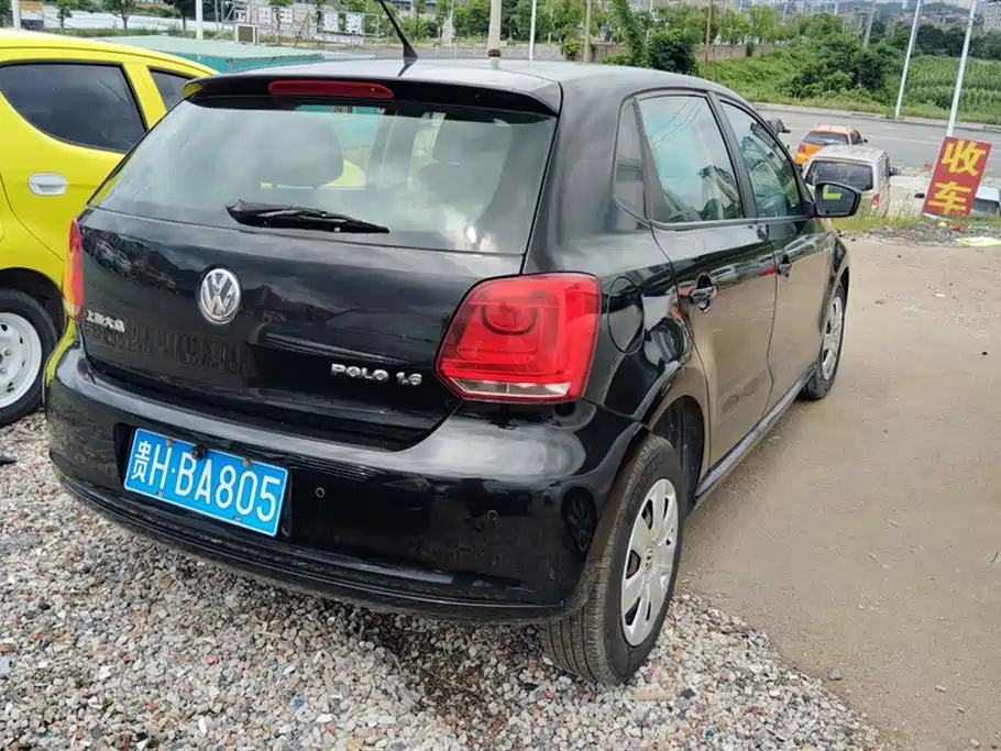 VOLKSWAGEN POLO 2013
