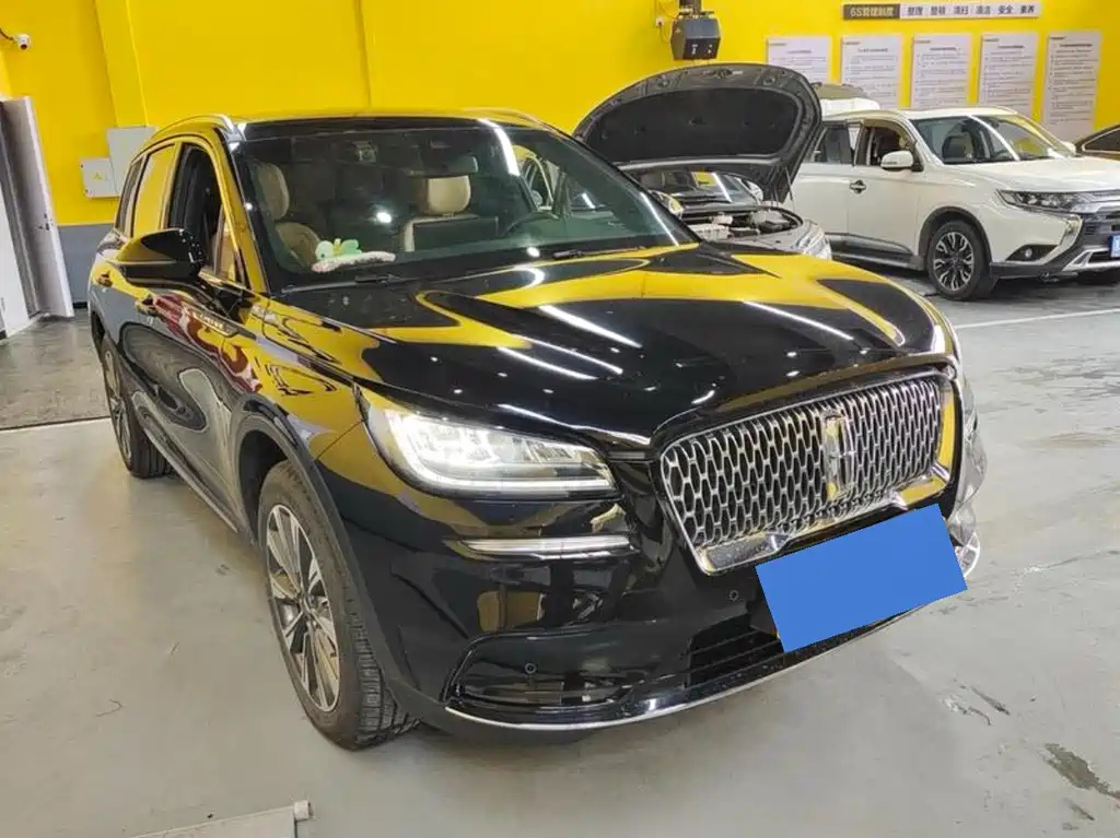 LINCOLN ADVENTURER 2021