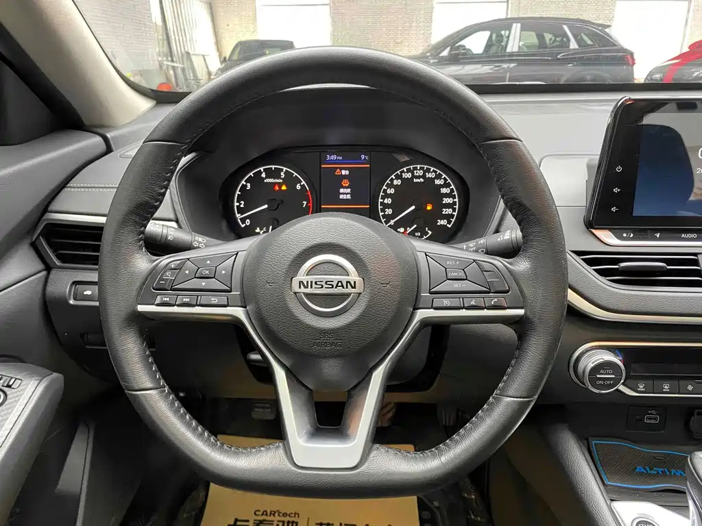 NISSAN TEANA 2020