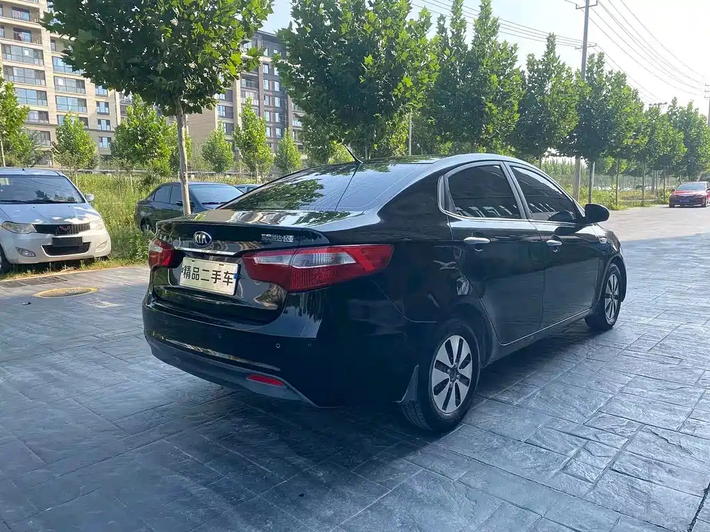 KIA K2 2011