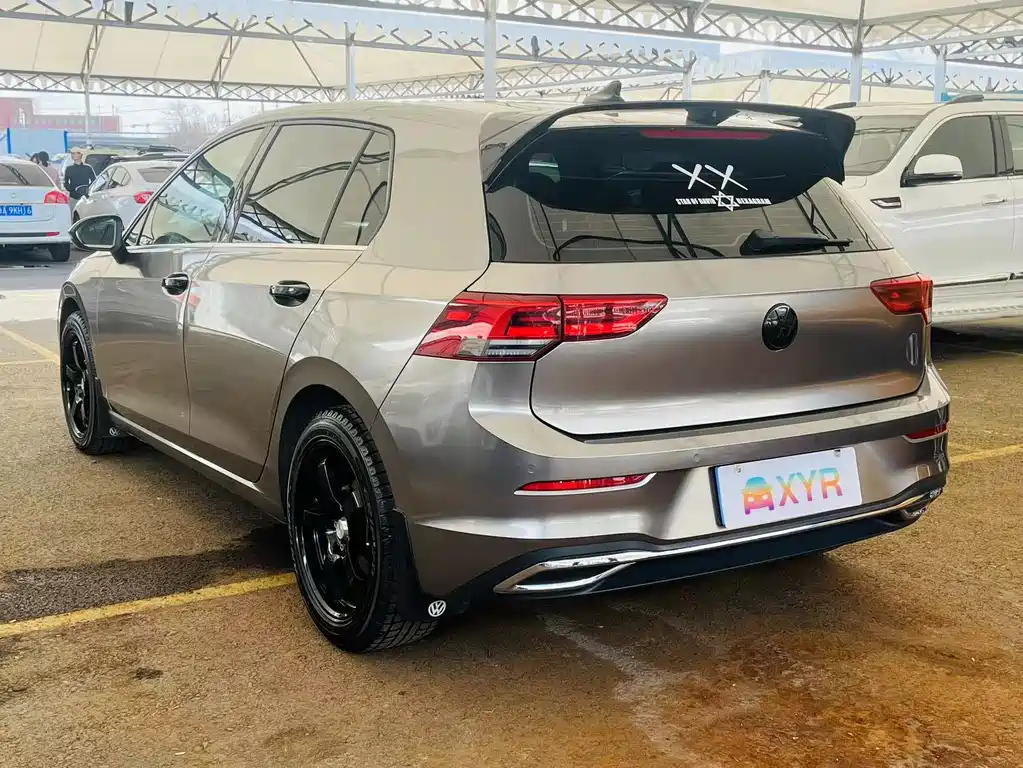 VOLKSWAGEN GOLF 2022
