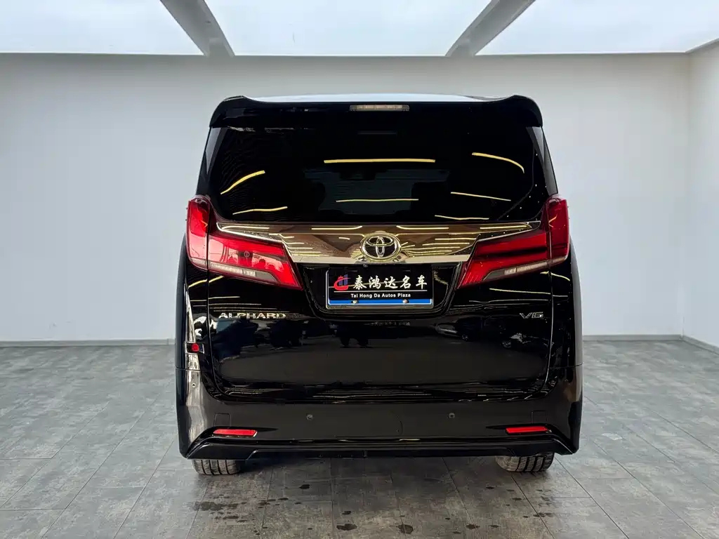 TOYOTA ALPHARD 2018