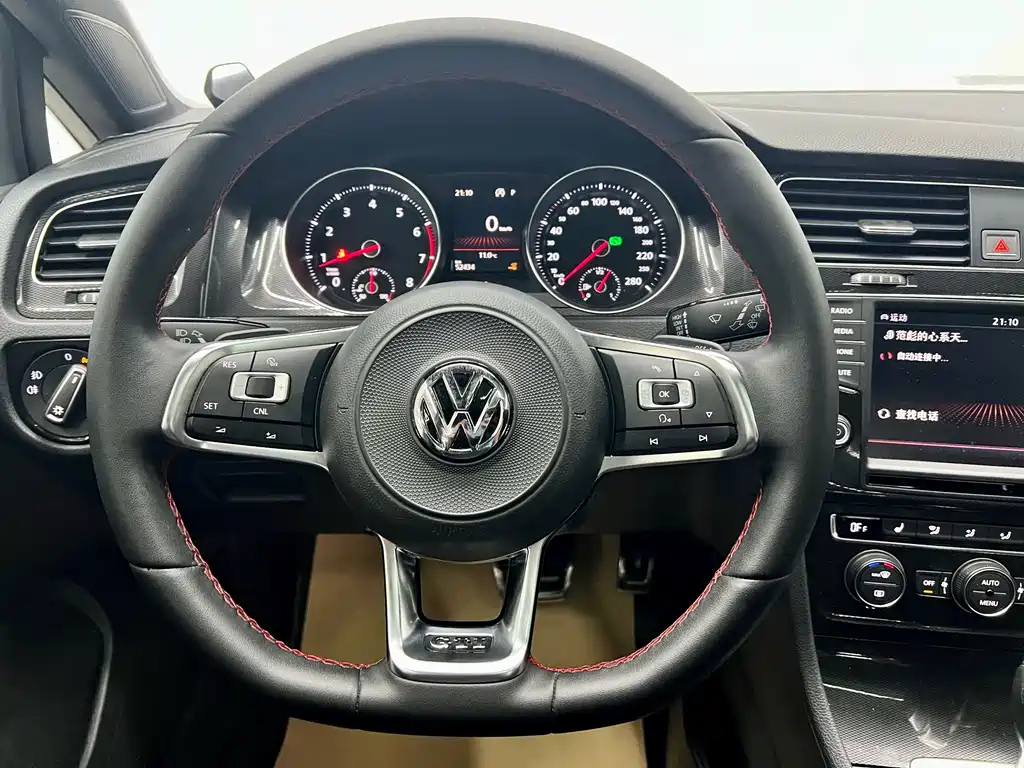 VOLKSWAGEN GOLF 2018