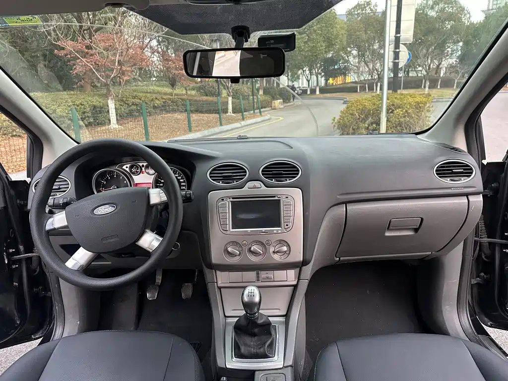 FORD FOCUS 2011