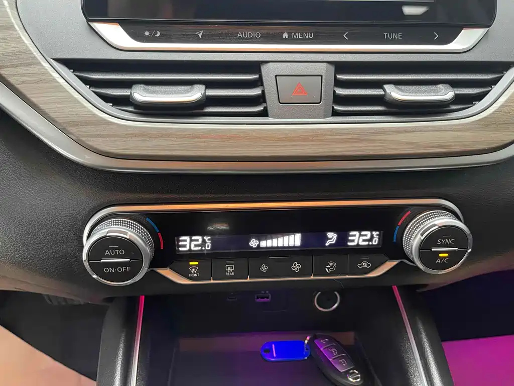 NISSAN TEANA 2021