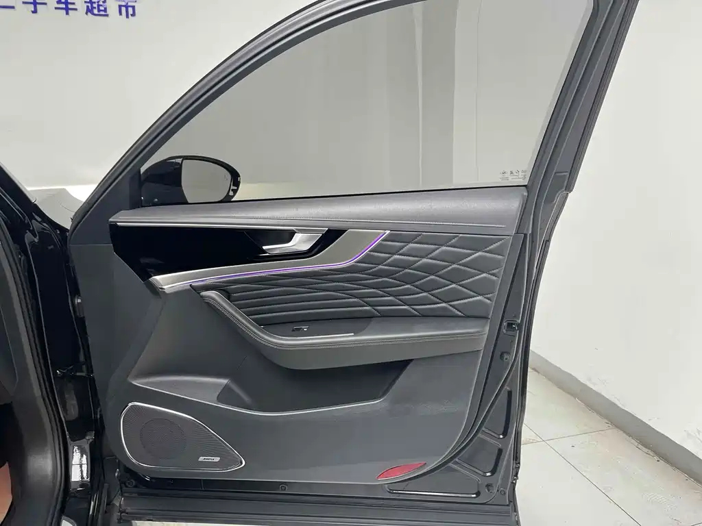 HONGQI HS5 2023