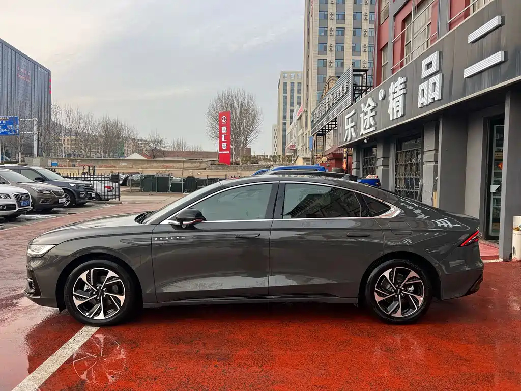 LINCOLN Z 2023