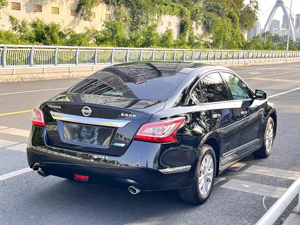 NISSAN TEANA 2016