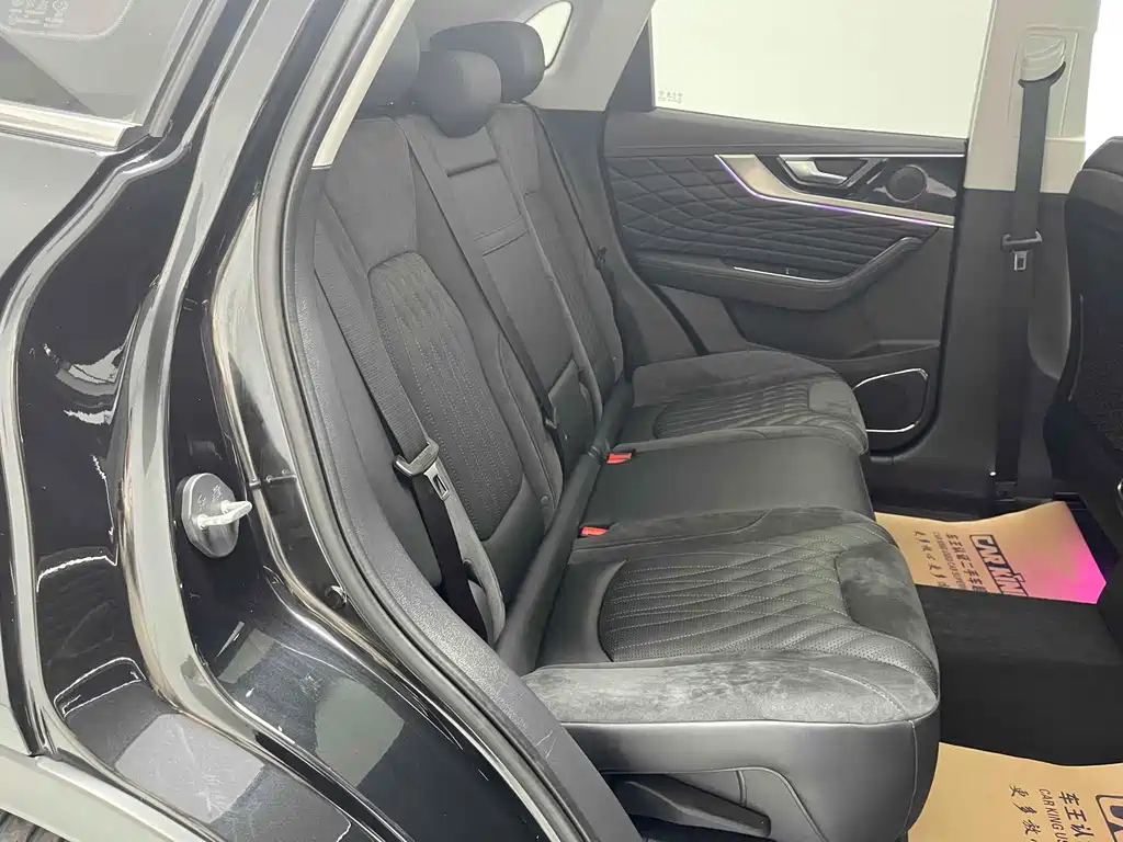 HONGQI HS5 2023