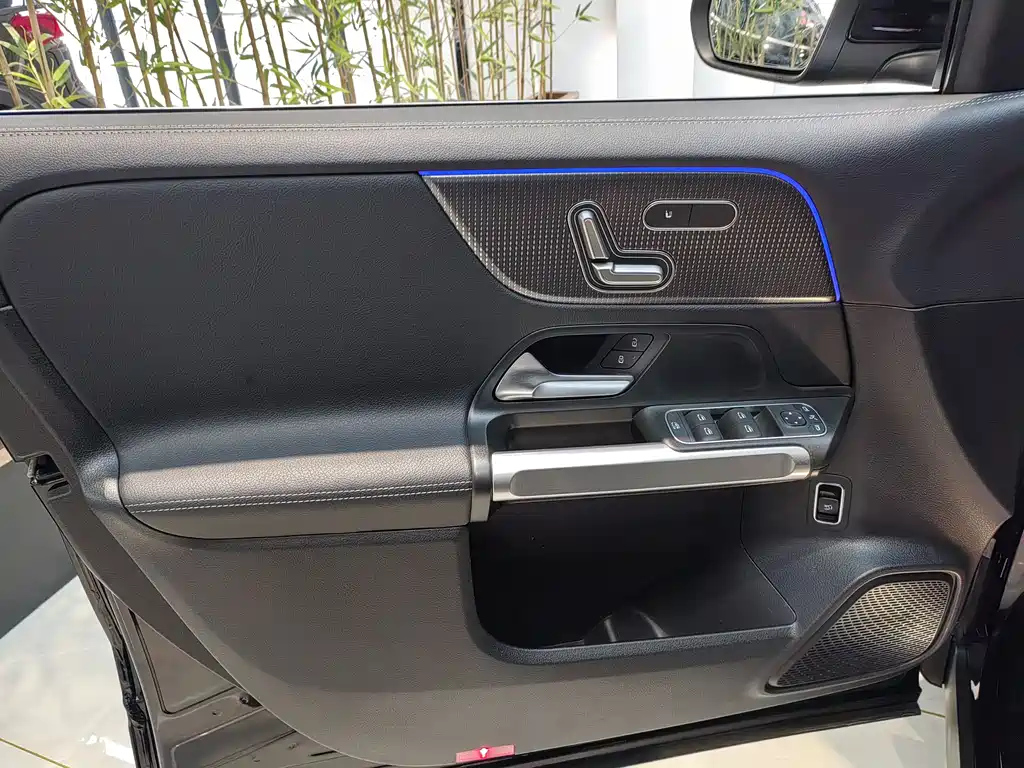 MERCEDES BENZ GLB 2021