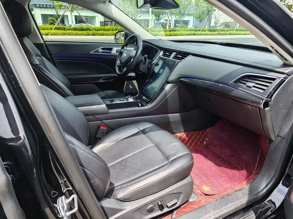 FORD TAURUS 2020
