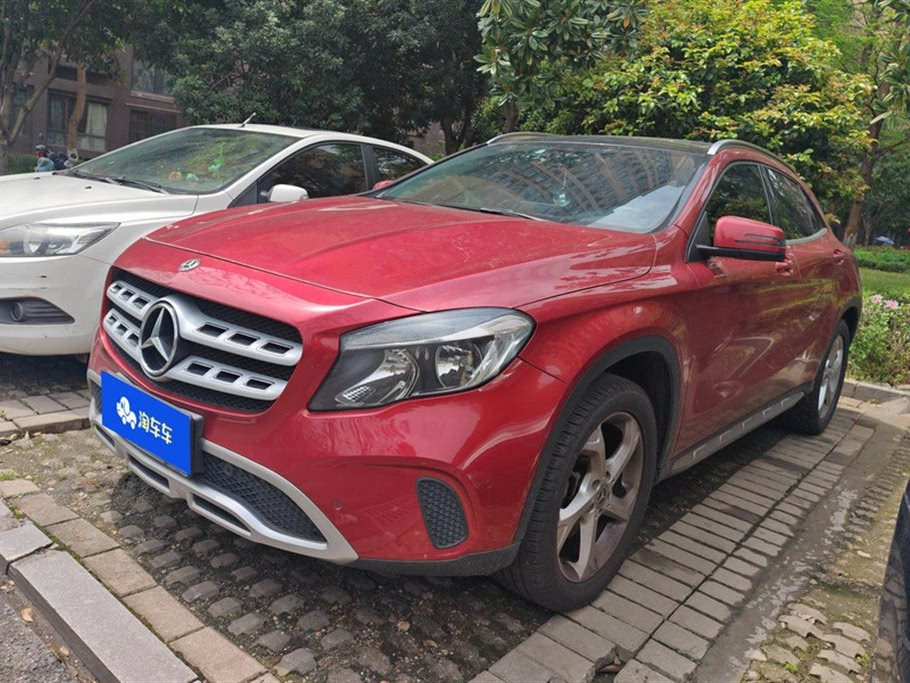 MERCEDES BENZ GLA 2017