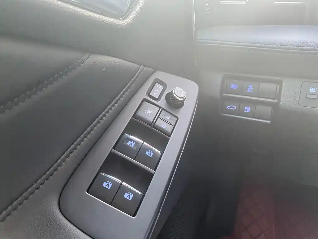 TOYOTA AVALON 2020