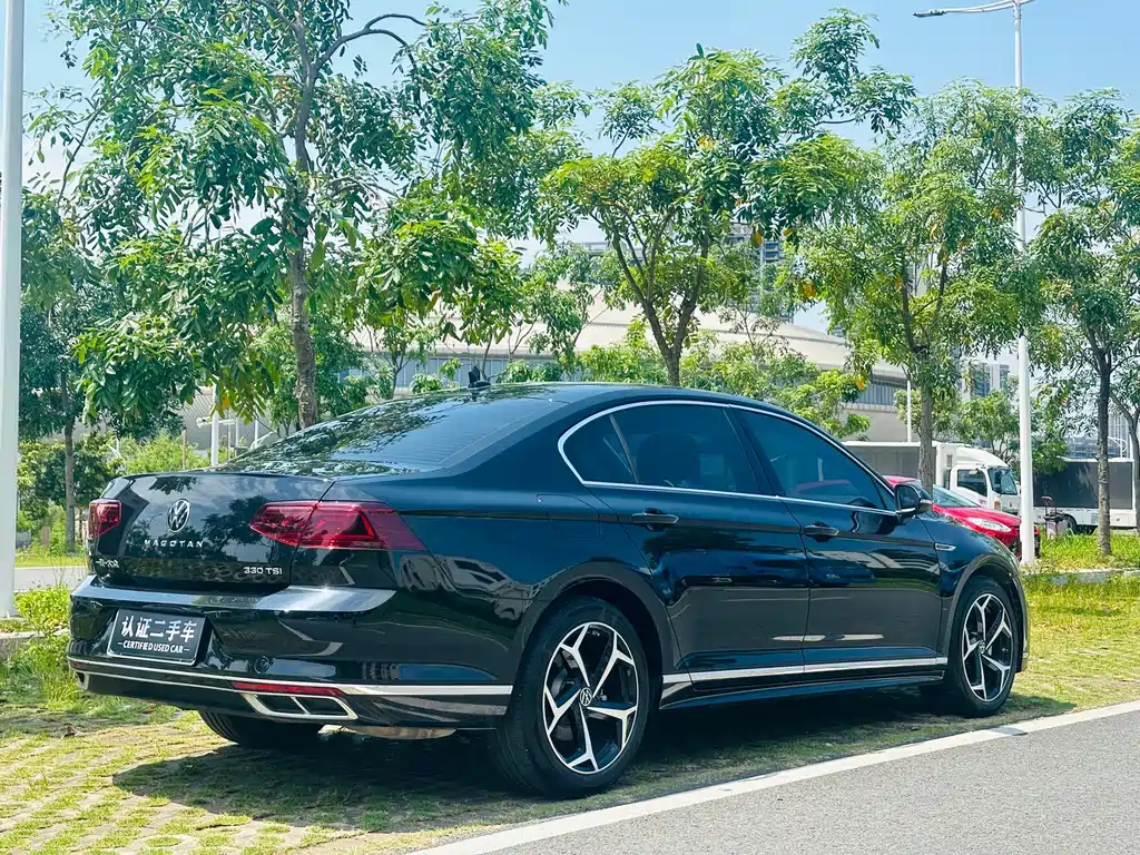 VOLKSWAGEN MAGOTAN 2023