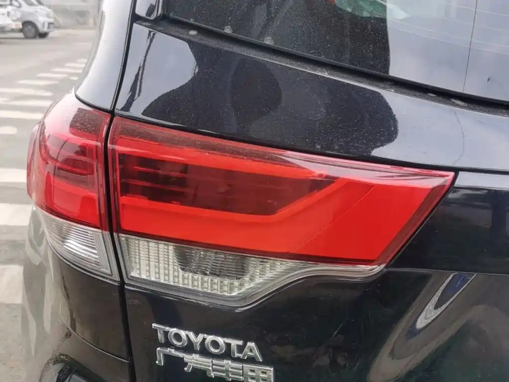 TOYOTA HIGHLANDER 2019