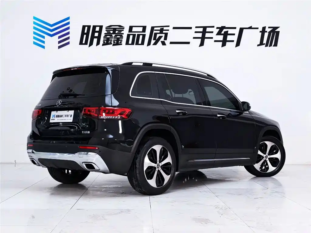 MERCEDES BENZ GLB 2023