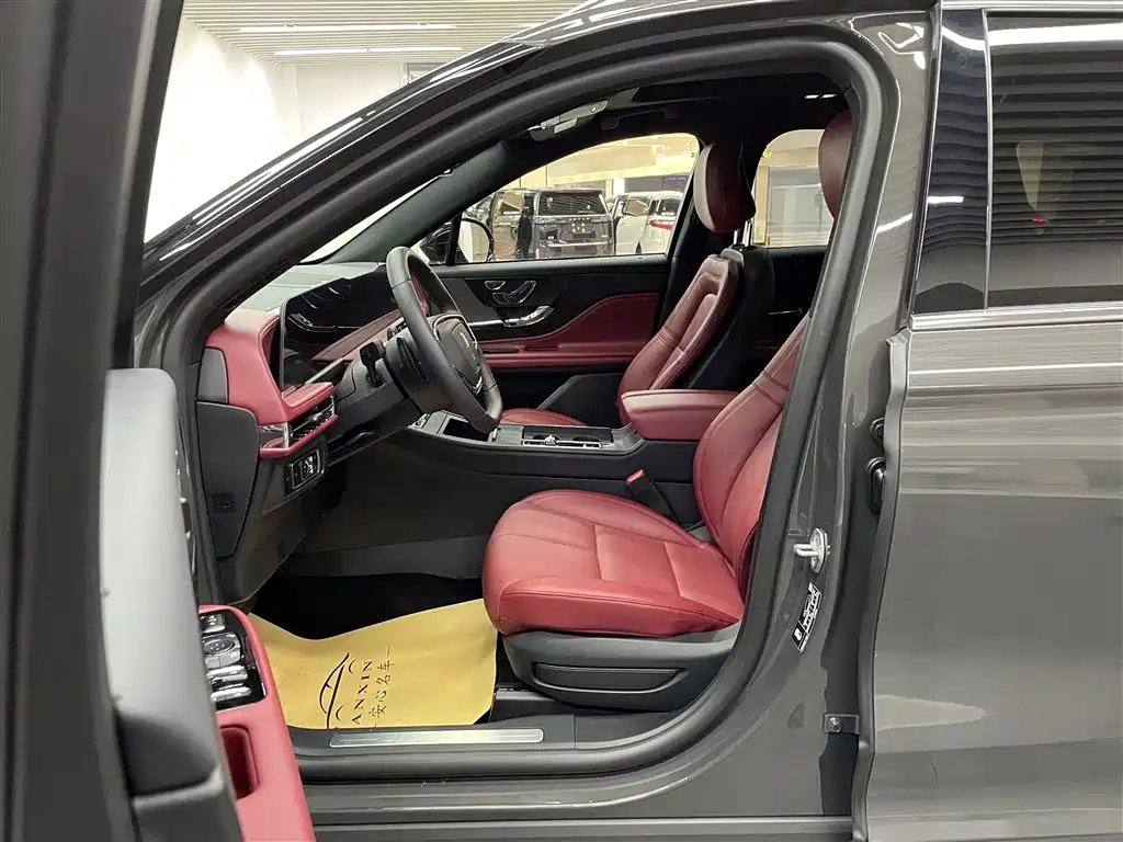 LINCOLN ADVENTURER 2023
