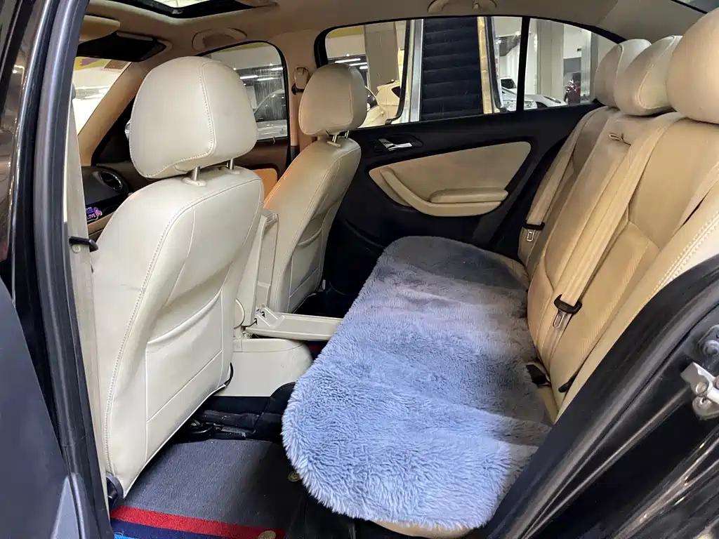 VOLKSWAGEN LAVIDA 2011