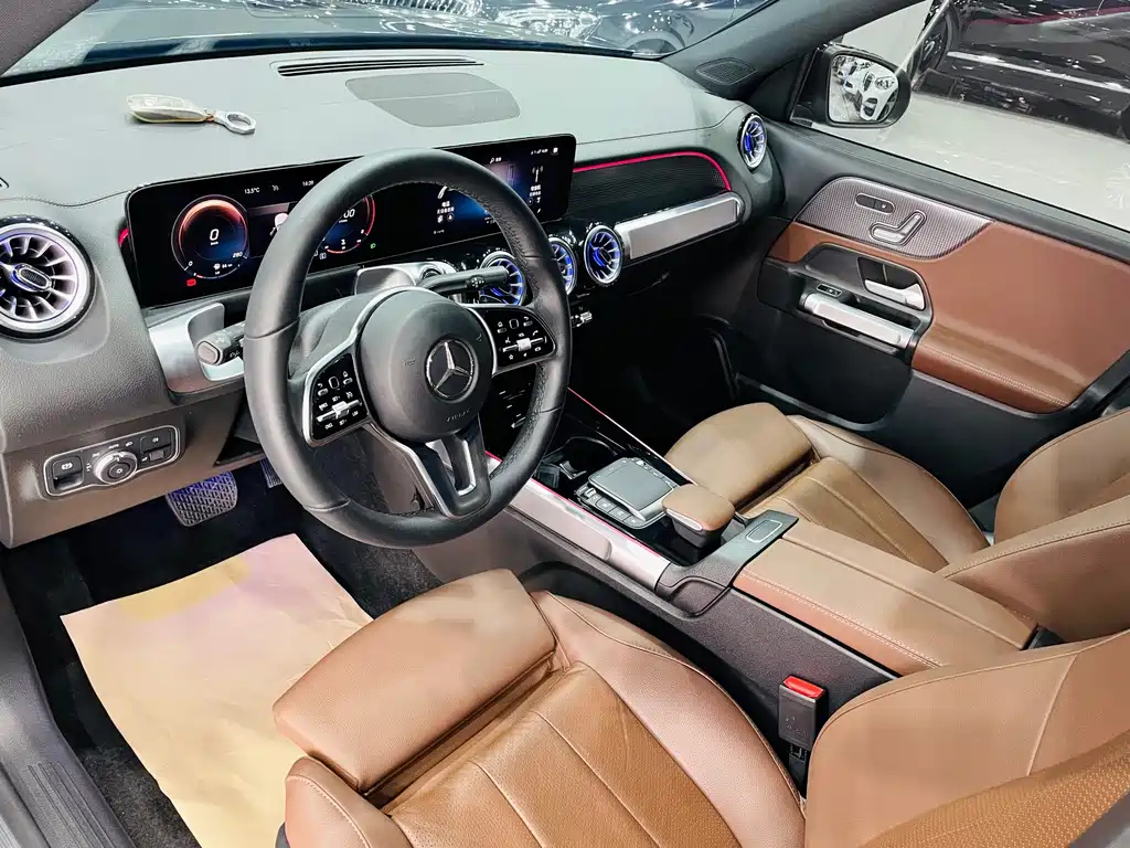 MERCEDES BENZ GLB 2023
