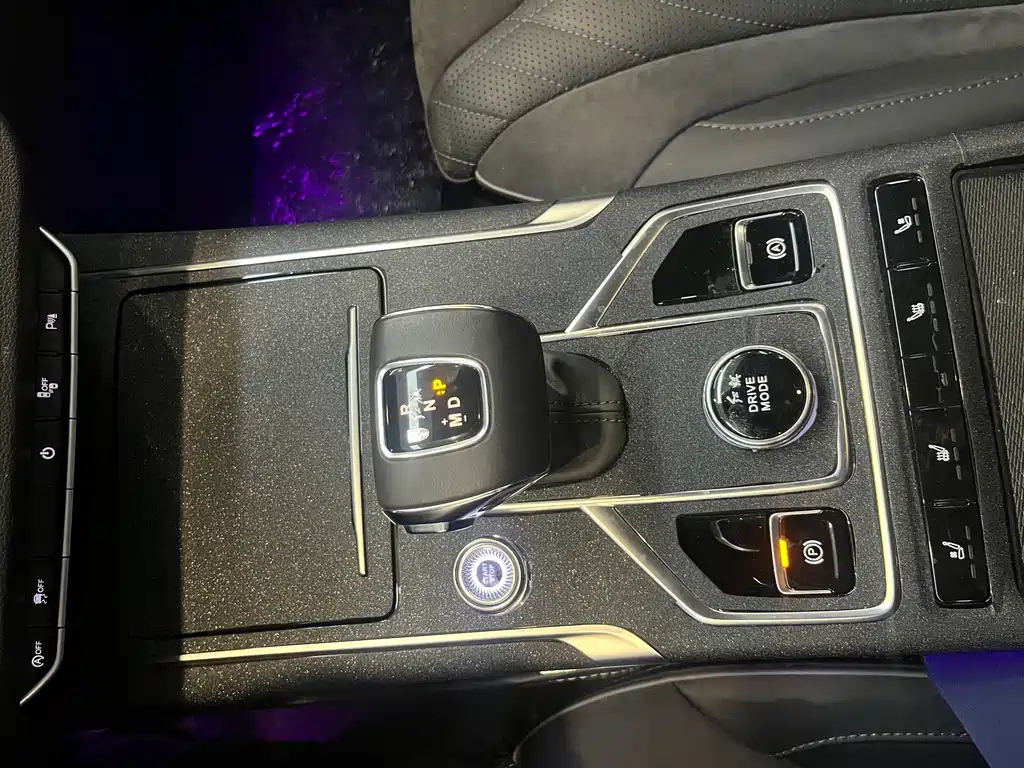 HONGQI HS5 2023