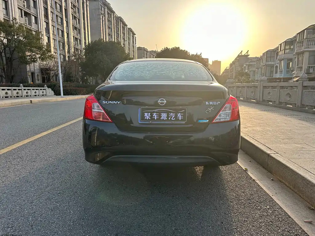 NISSAN SUNNY 2016