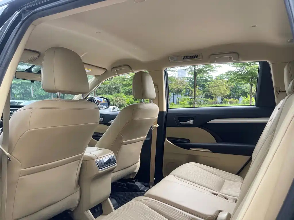 TOYOTA HIGHLANDER 2021