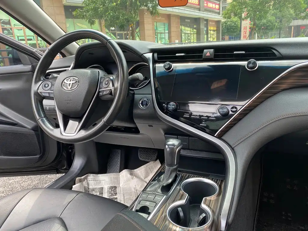 TOYOTA CAMRY 2019