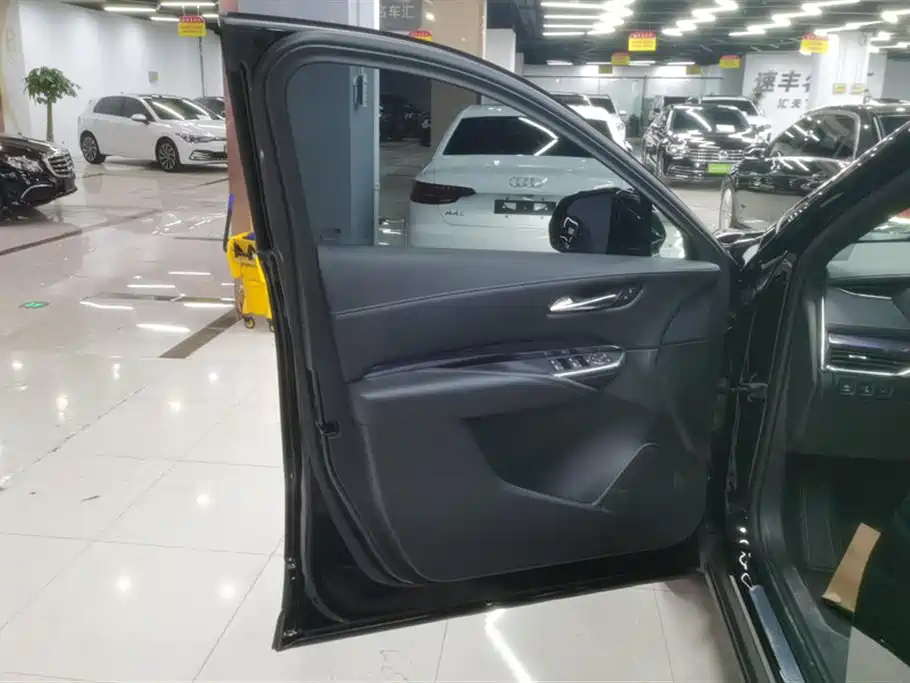 CADILLAC XT4 2020