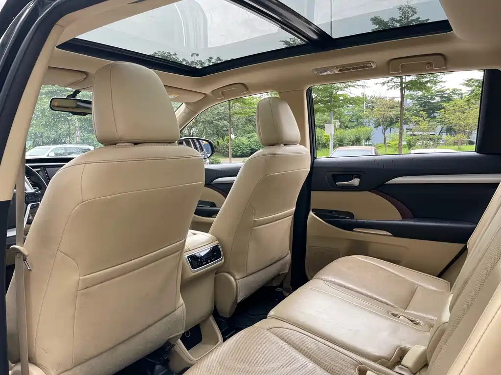 TOYOTA HIGHLANDER 2017
