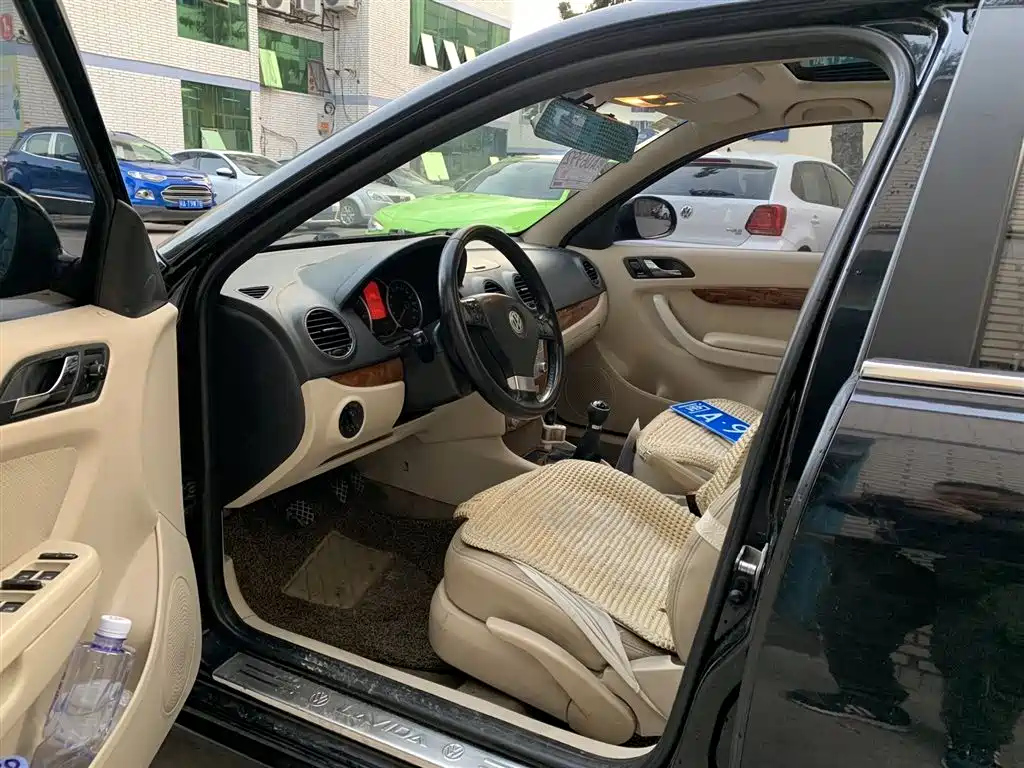 VOLKSWAGEN LAVIDA 2009