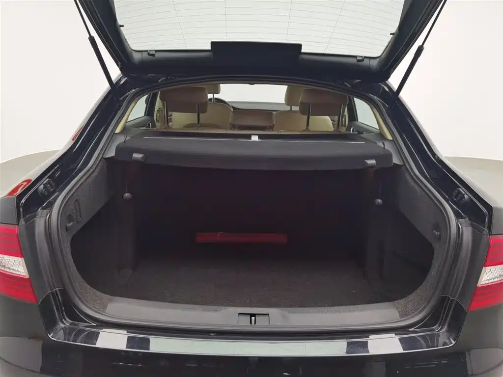 SKODA SUPERB 2015