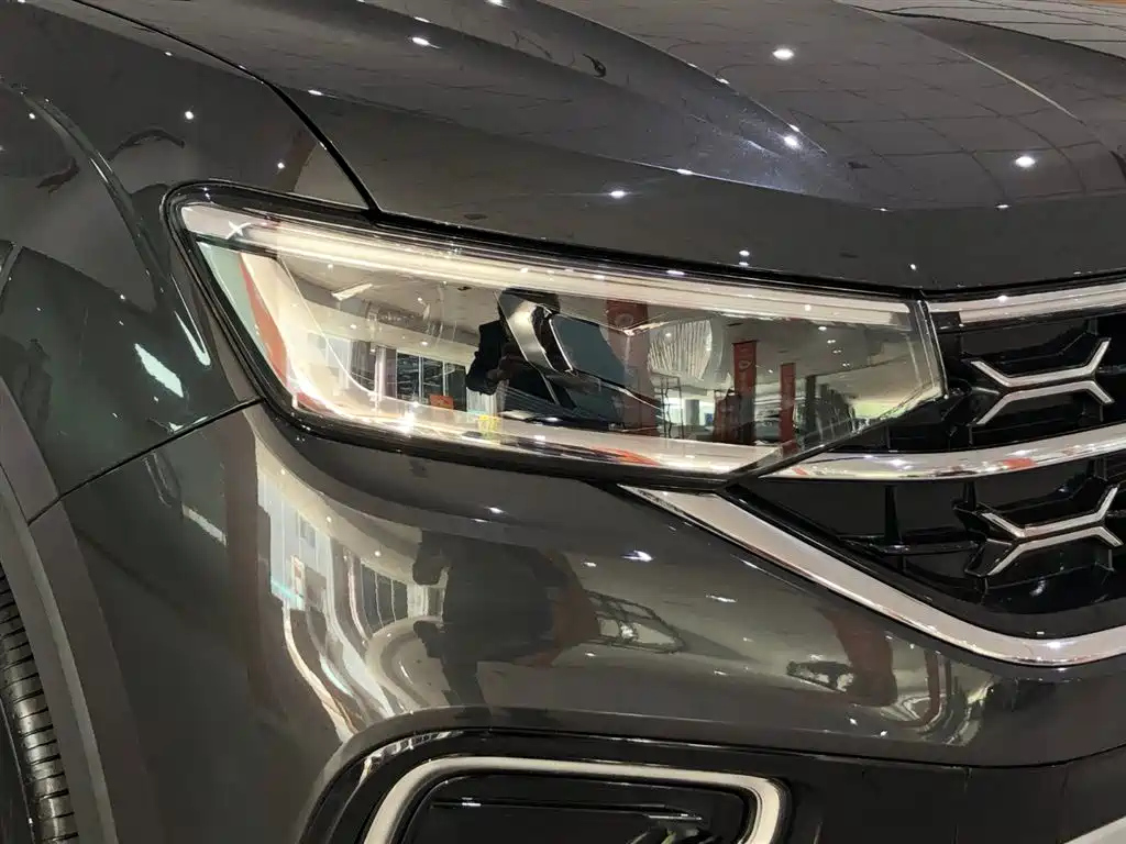 VOLKSWAGEN TAYRON 2023