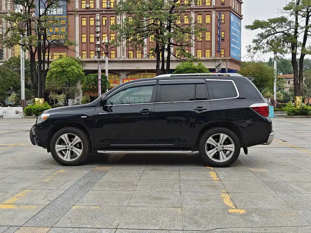 TOYOTA HIGHLANDER 2010