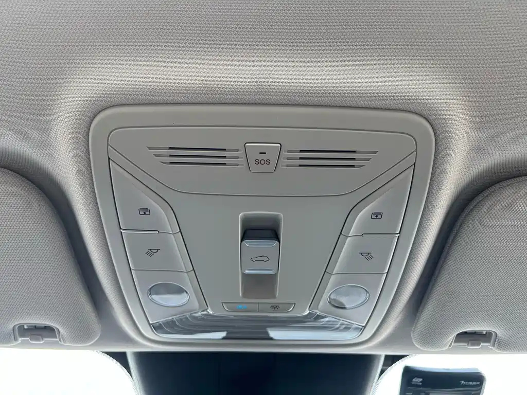 HONGQI HS5 2022