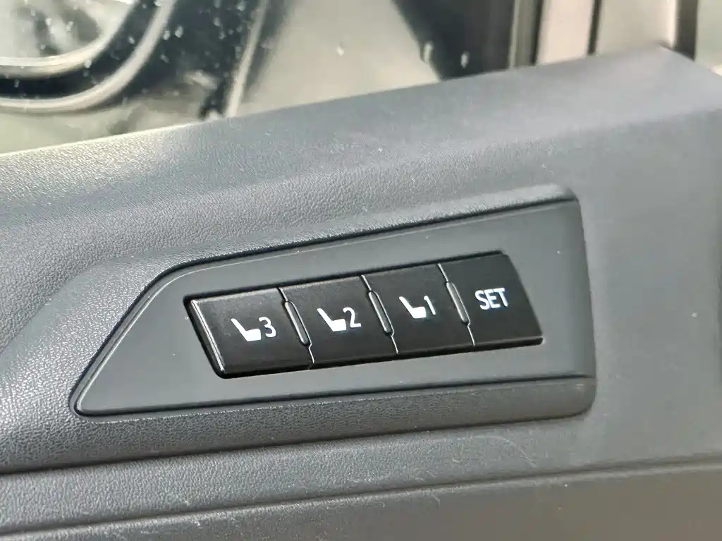 TOYOTA ALPHARD 2018