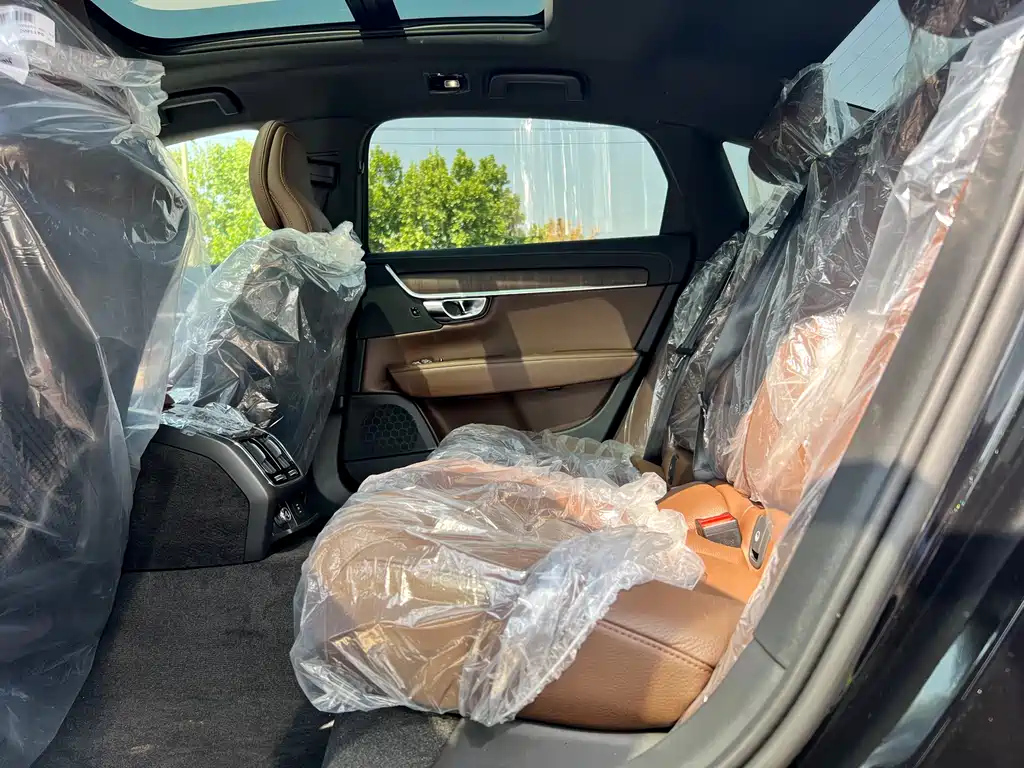 VOLVO S90 2024