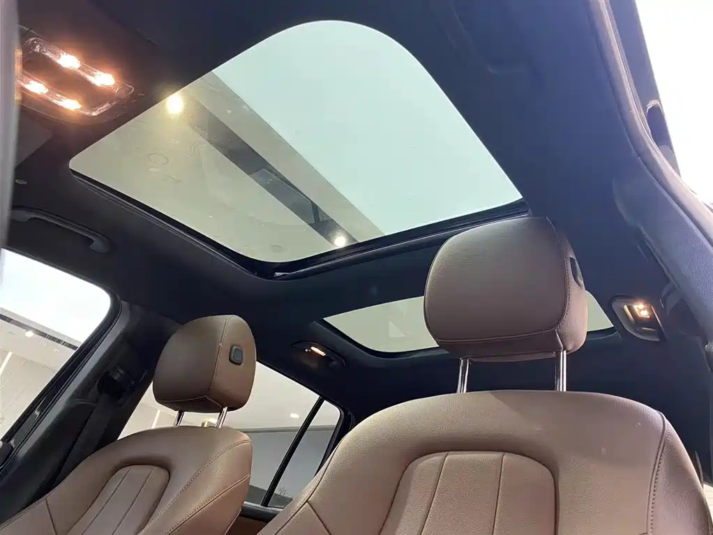 MERCEDES BENZ GLB 2021