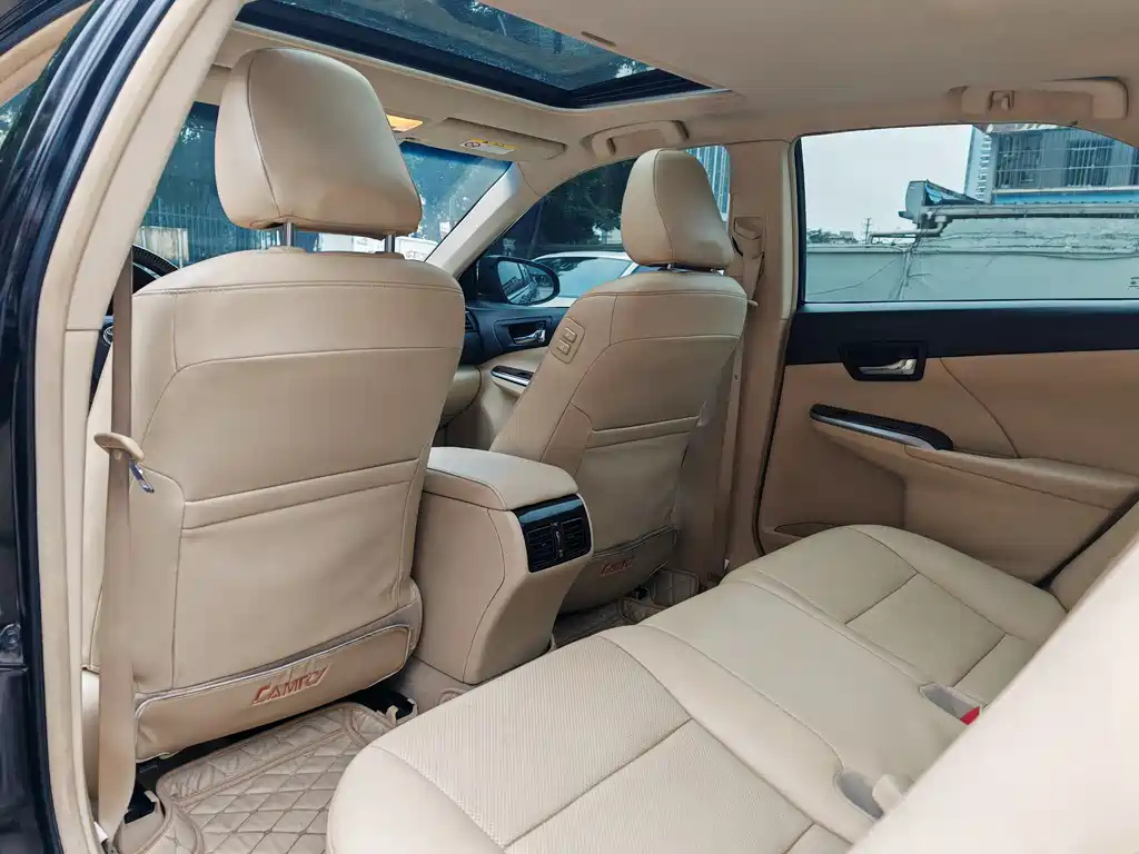 TOYOTA CAMRY 2015